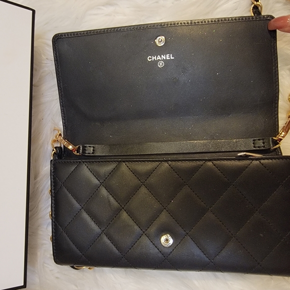 Authentic Chanel Black Quilted Lambskin Leather Flap Continental Wallet - Picture 3 of 7